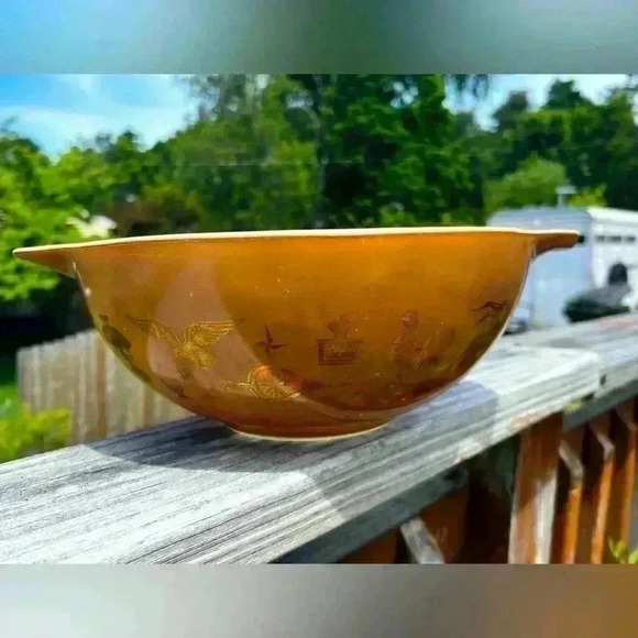 Vintage Pyrex 22K Gold on Brown "Early American" 444 Cinderella Bowl, 4 … - Picture 1 of 7